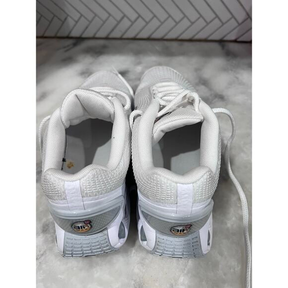 Nike Air Max Dn White Men’s 9 FJ3145-102 Running Shoes Sneaker Triple White - Picture 9 of 12